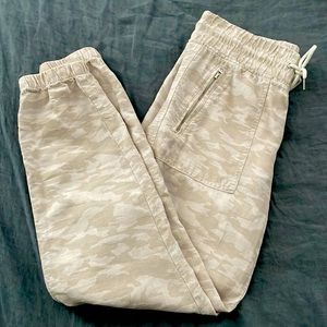 Athleta Cabo Tide Linen Jogger